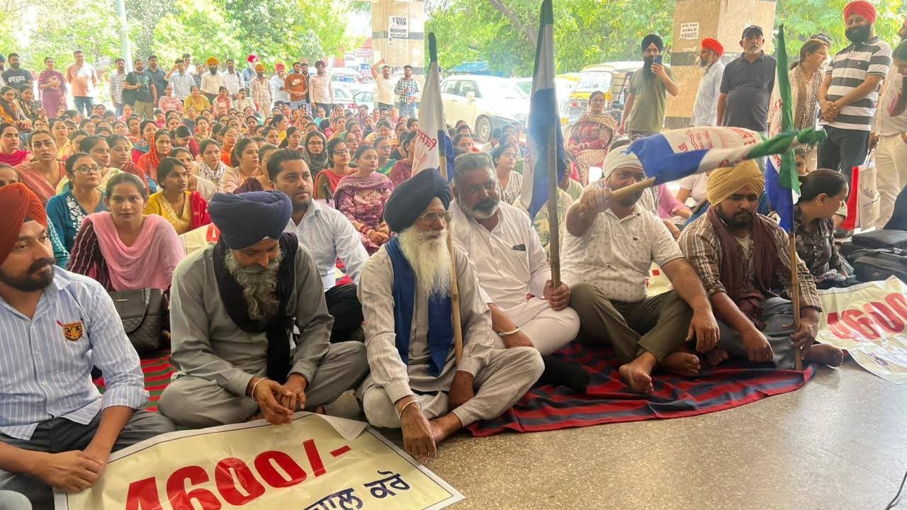 ਹੱਕਾਂ ਦੀ ਰਾਖੀ ਲਈ ਮੈਦਾਨ ਵਿੱਚ ਨਿੱਤਰੇ ਕਿਸਾਨ ਅਤੇ ਨਰਸਿੰਗ ਸਟਾਫ਼: ਅਜਨਾਲਾ ਅਤੇ ਅੰਮ੍ਰਿਤਸਰ ਵਿੱਚ ਵਿਸ਼ਾਲ ਰੋਸ ਪ੍ਰਦਰਸ਼ਨ